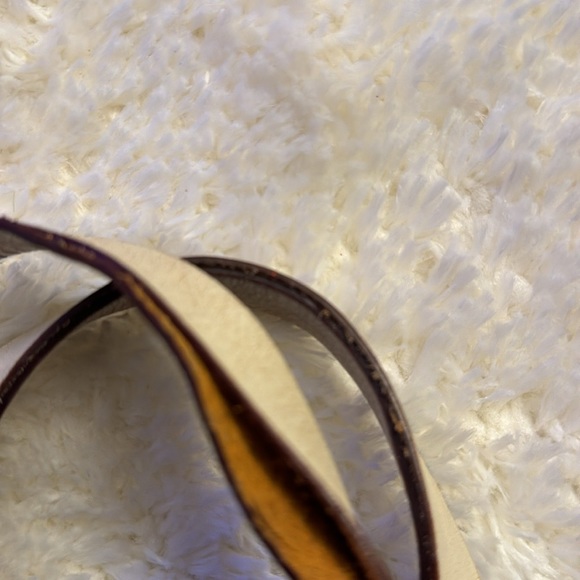 Michael Kors Santorini East West Straw. Strap need repaired - Picture 4 of 5